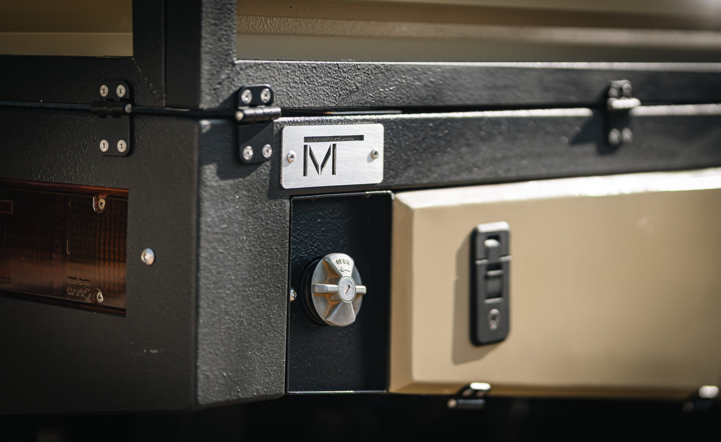 MToverlanding '79 series LandCruiser DC Tray