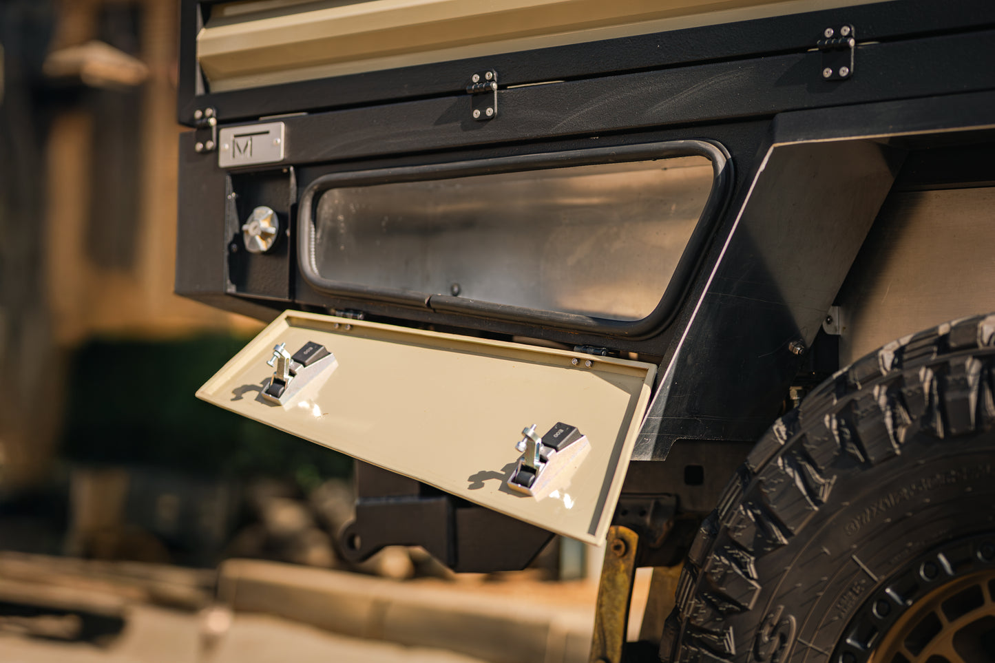 MToverlanding '79 series LandCruiser DC Tray